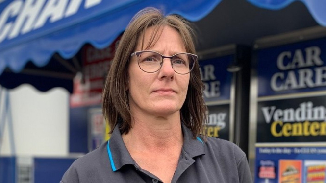 Belinda Bedin, pemilik usaha cuci mobil di Melbourne, mendukung langkah ketat yang diambil pemerintah untuk mengatasi penyebaran virus corona, namun kini mempertanyakan mengapa usahanya masih dilarang beroperasi.