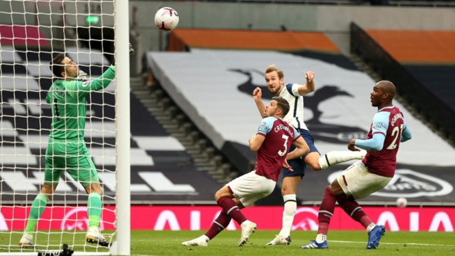 Harry Kane mencetak gol ketika Tottenham Hotspur menjamu West Ham United