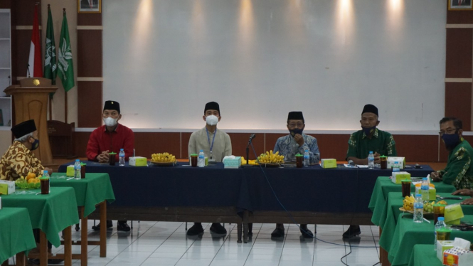 Gibran Rakabuming dan Teguh Bersilaturahim dengan Pimpinan Muhammadiyah Solo