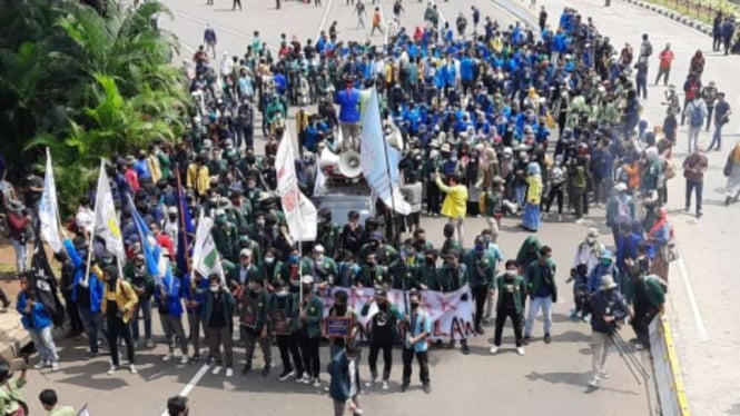 Mahasiswa mulai berdatangan ke Patung Kuda, Jakarta.