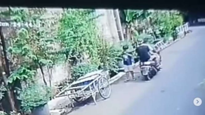 Anak 8 tahun jadi korban jambret di Kebayoran Lama, Jakarta Selatan.