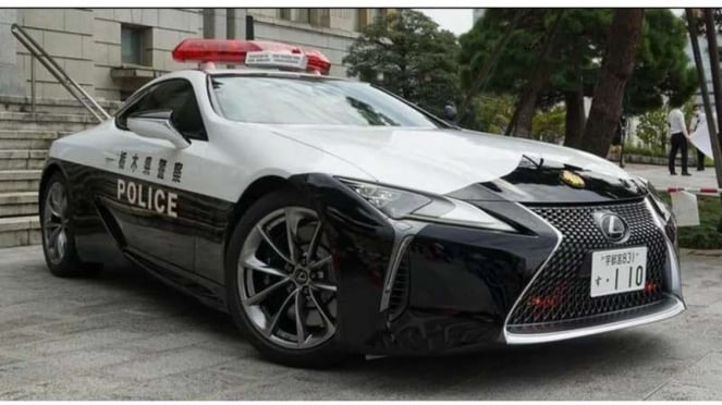 Lexus LC 500 jadi mobil dinas Polisi di Jepang.