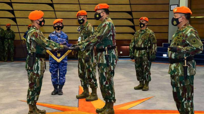 VIVA Militer: Letnan Satu Febrianto Tri Sulaksono saat dapat penghargaan KSAU.