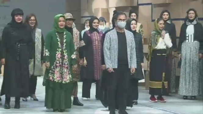 10 desainer muslim Indonesia di Mercedes-Benz Russia Fashion Week 2020.