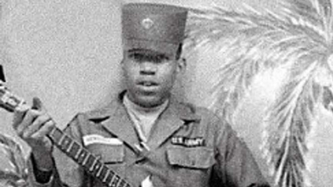 VIVA Militer: Jimi Hendrix saat bergabung bersama Angkatan Darat AS (US Army)