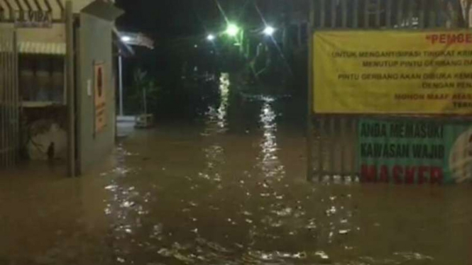 Banjir genangi perumahan di Bekasi