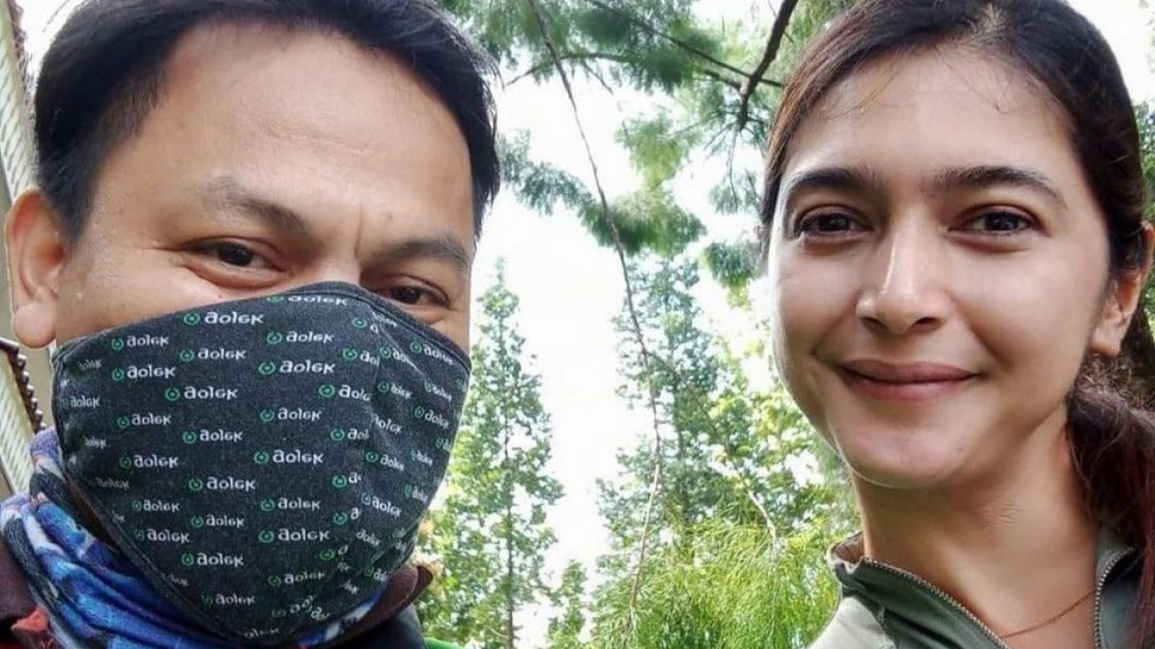 Foto Beruntung Banget Deretan Driver Ojol Foto Bareng Artis Cantik