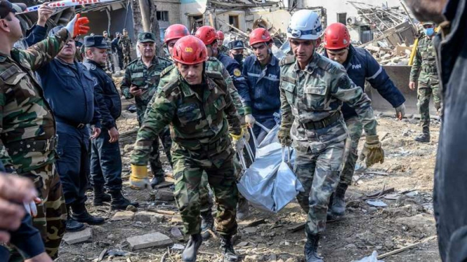 VIVA Militer: Proses evakuasi jenazah warga sipil Azerbaijan 