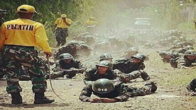 VIVA Militer : Latihan Bintara TNI AD (Ilustrasi)