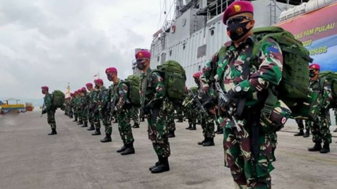 VIVA Militer: Pemberangkatan pasukan Marinir Brigif 4 ke Pulau Rondo.