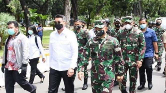 VIVA Militer : Pangdam Jaya kawal gerakan buruh di depan Gedung MK