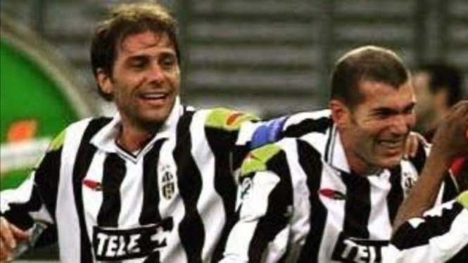 Antonio Conte dan Zinedine Zidane ketika masih membela Juventus. 