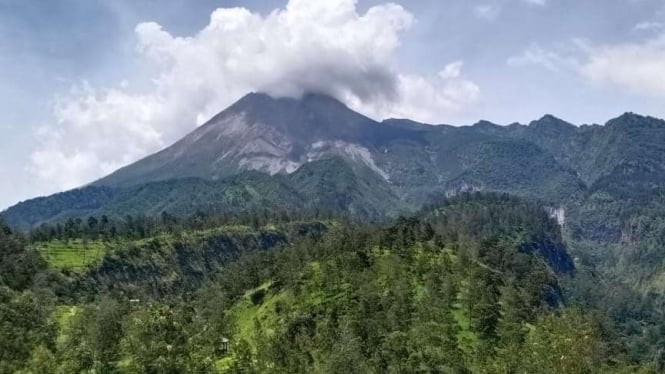 Gunung Merapi di Jawa Tengah