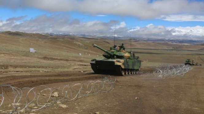VIVA Militer: Tank Type 15 Tentara Pembebasan Rakyat China (PLA)