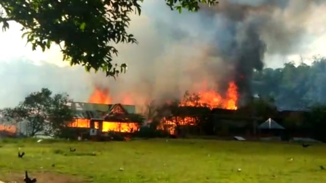  Ratusan Rumah Warga di Sumbawa Terbakar.