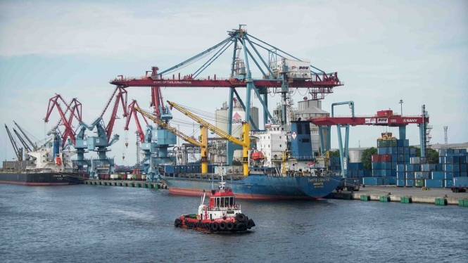 Pelabuhan Tanjung Priok.