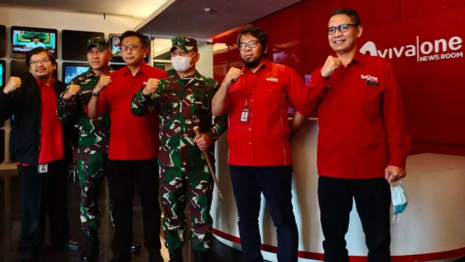 Pangdam Jaya Mayjen TNI Dudung Abdurachman berkunjung ke kantor redaksi tvOne.
