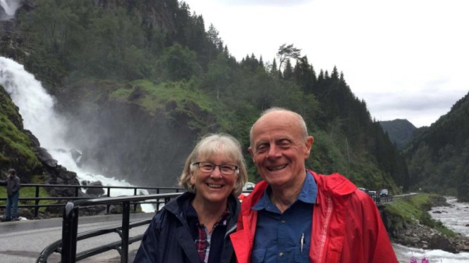 Julie dan Jeff Wicks mendirikan yayasan yang disengaja menghabiskan kekayaan mereka di antaranya untuk membantu mengatasi dampak perubahan iklim.