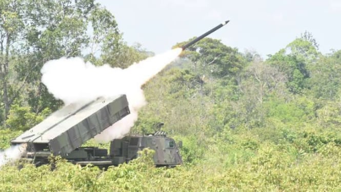 VIVA Militer: Roket Astros II MK 6 milik TNI AD.