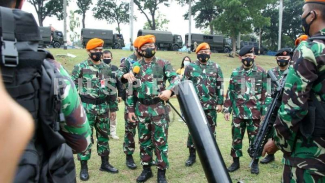 VIVA MIliter: Panglima TNI Marsekal Hadi Tjahjanto sidak ke Markas Korps Paskhas