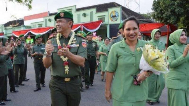 VIVA Militer : Mayjen TNI Maruli Simanjuntak ketika menjabat Danrem O74 Solo