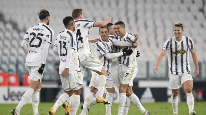 Pemain Juventus merayakan gol Cristiano Ronaldo