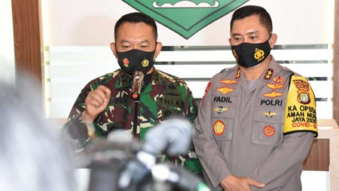 VIVA Militer: Mayjen TNI DA dan Irjen Fadil.