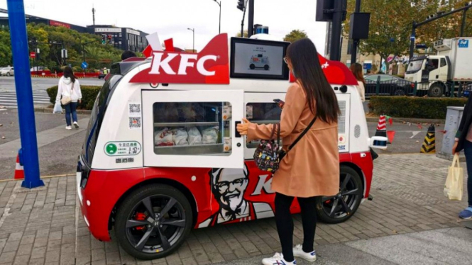 KFC jualan ayam goreng pakai mobil otonom dan jaringan 5G.