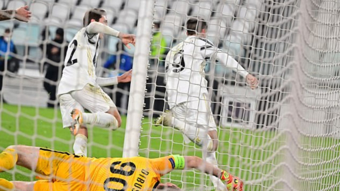 Striker Juventus, Alvaro Morata, cetak gol kemenangan ke gawang Ferencvaros