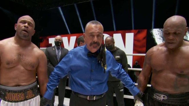 Duel Mike Tyson vs Roy Jones Jr