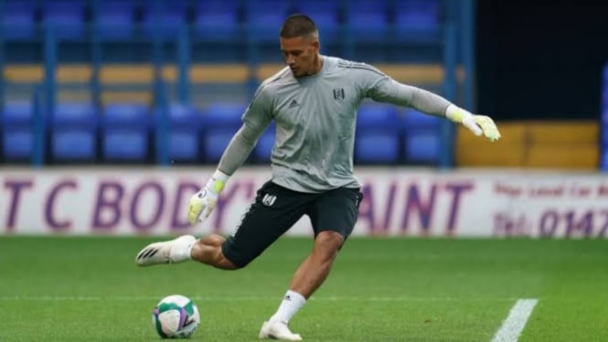 Kiper Fulham, Alphonse Areola. 