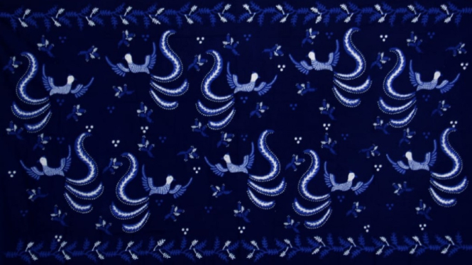 Batik motif teratai rancangan Iwet Ramadhan.