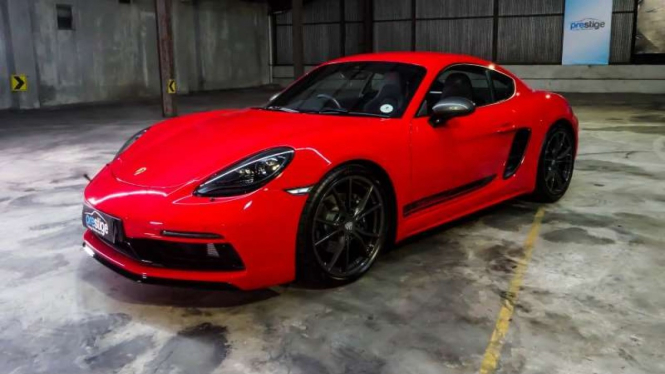 Porsche Cayman T mengaspal di Indonesia