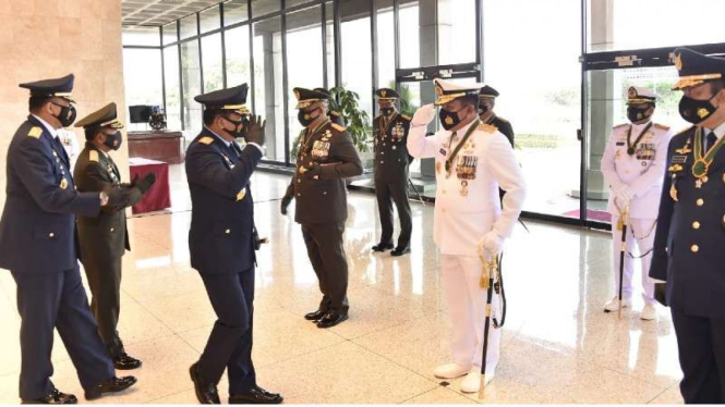 VIVA Militer: Panglima TNI sematkan Bintang Dharma kepada 10 Perwira Tinggi TNI