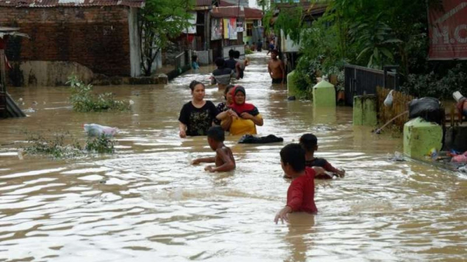 Banjir parah melanda Medan sebabkan 5 orang tewas