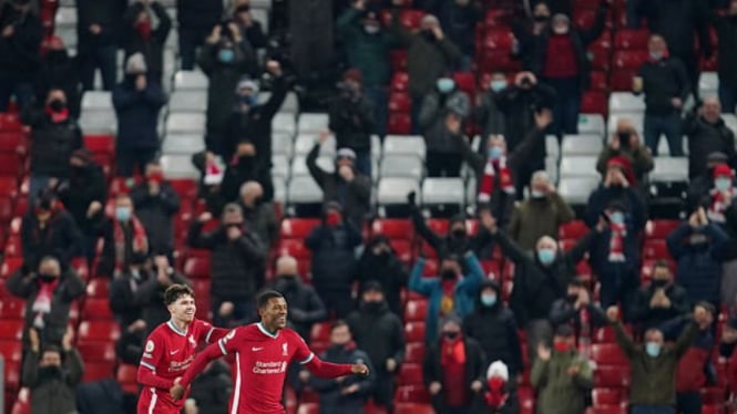 Fans Liverpool kembali meramaikan Anfield