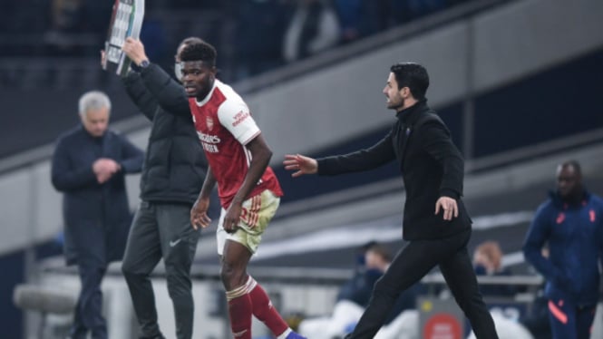 Gelandang Arsenal, Thomas Partey, dipaksa main oleh Arteta meski cedera