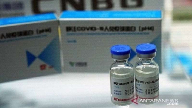 Stan menampilkan kandidat vaksin virus corona dari China National Biotec Group (CNBG), sebuah unit dari raksasa farmasi milik negara China National Pharmaceutical Group (Sinopharm), di Pameran Internasional China untuk Perdagangan Jasa (CIFTIS) 2020