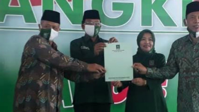 Pasangan calon Lathifah Shohib-Didik Budi Muljono di Pilbub Malang
