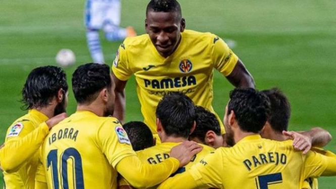 Pemain Villarreal rayakan gol.