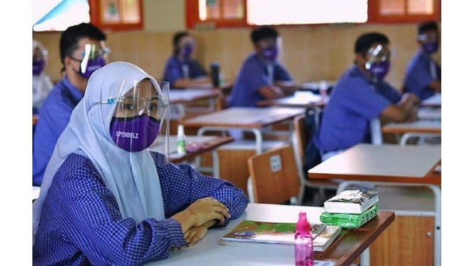 Pembelajaran tatap muka harus tetap mematuhi protokol kesehatan. (photo: Koran Jakarta)
