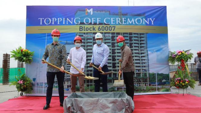 Meikarta Topping Off dua Tower di Area Distrik 2