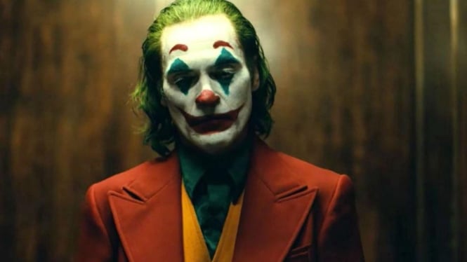 FIlm: Joker (2019), Sutradara. Todd Phillips | Skenario: Todd Phillips, Scott Silve