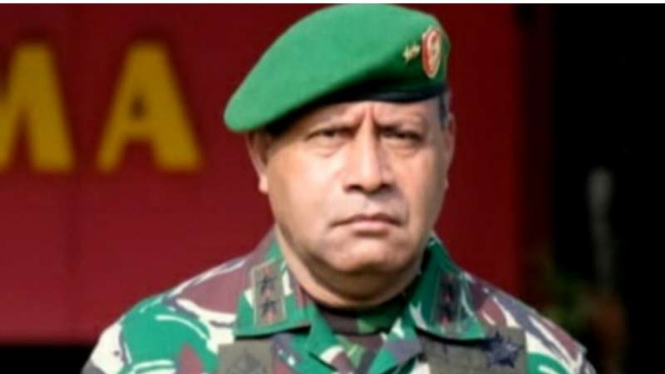 VIVA Militer: Wakasad Letjen TNI Herman Asaribab meninggal dunia