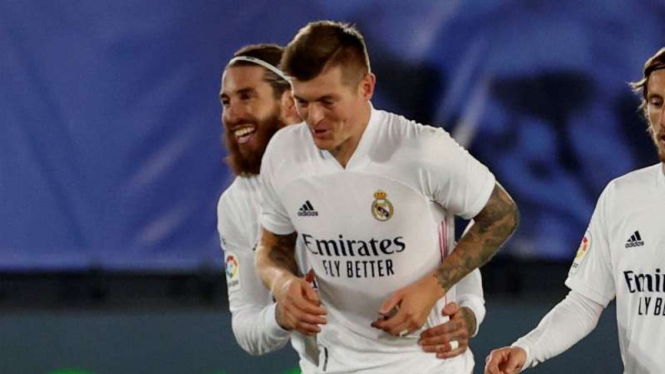 Pemain Real Madrid merayakan gol.