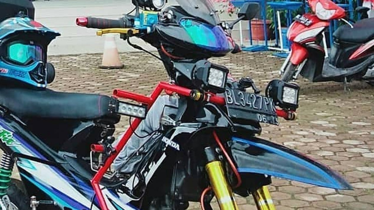 Pamer Motor Honda Supra