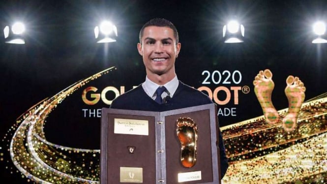 Cristiano Ronaldo sabet Golden Foot Award 2020.