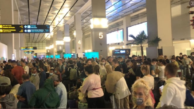 La Terminal 3 del aeropuerto de Soetta está repleta de turistas extranjeros (en la foto)