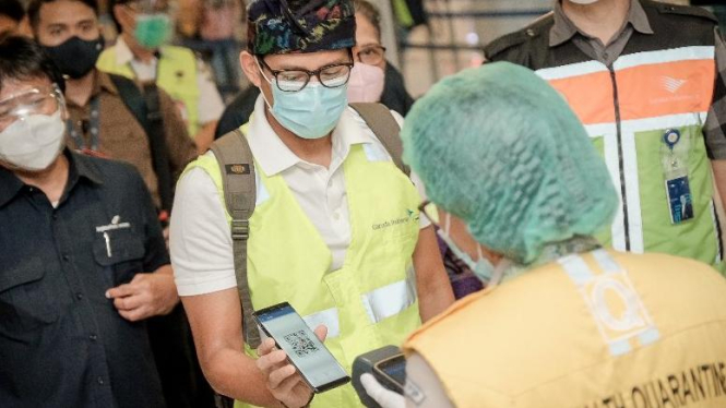 Sandiaga S. Uno Tiba di Bali dan langsung meninjau penerapan protokol kesehatan di Bandara I Gusti Ngurah Rai.