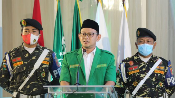 Ketua Ansor Jatim, Syafiq Syauqi (tengah)